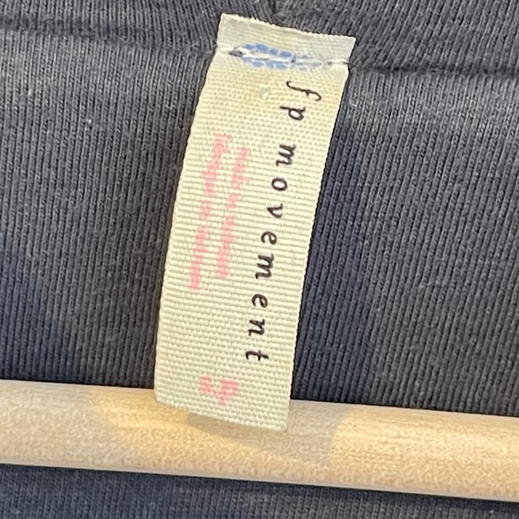 Free People Movement Hibernation Quilted Cropped Hoodie Jacket Size S Black - Picture 15 of 16